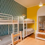 Atlantis Hostal *