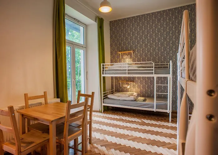 アトランティス ホステル *