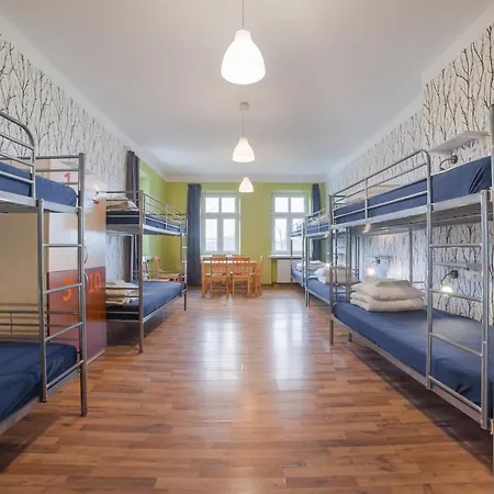 Atlantis Hostel *